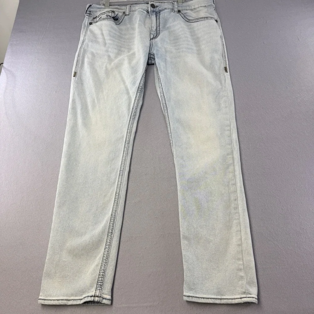 True Religion Rocco Relaxed Skinny Jeans Mens 38 Light Wash Horseshoe Stitch